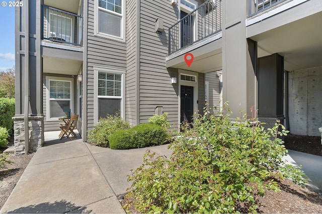 595 Springtree Ln, West Linn, OR 97068 - view of exterior entry