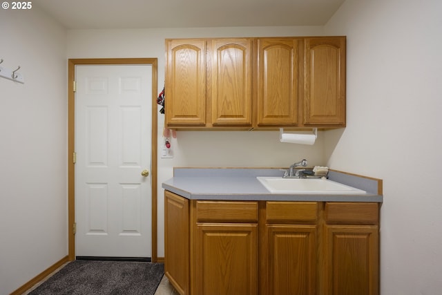 788 SE Meadows Loop, Sheridan, OR 97378 - clothes washing area featuring carpet flooring and a sink