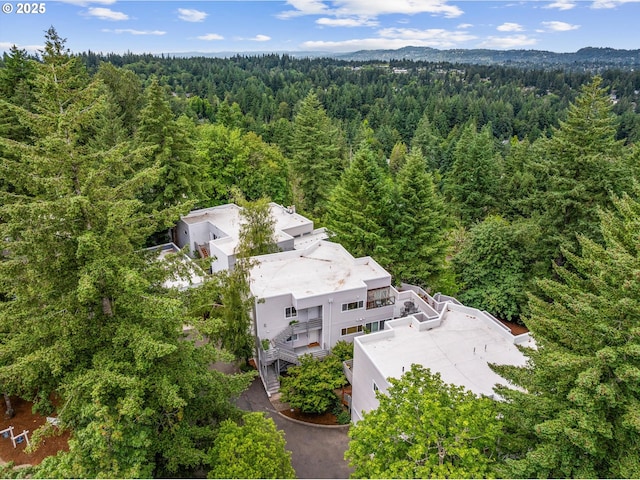 48 Eagle Crest Dr Unit 3D, Lake Oswego, OR 97035 - aerial view of property and surrounding area with a forest