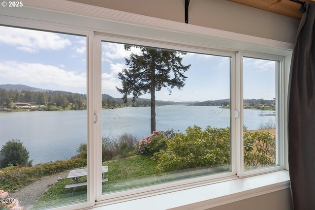 4304 NE 42nd St, Neotsu, OR 97364 - view of water feature