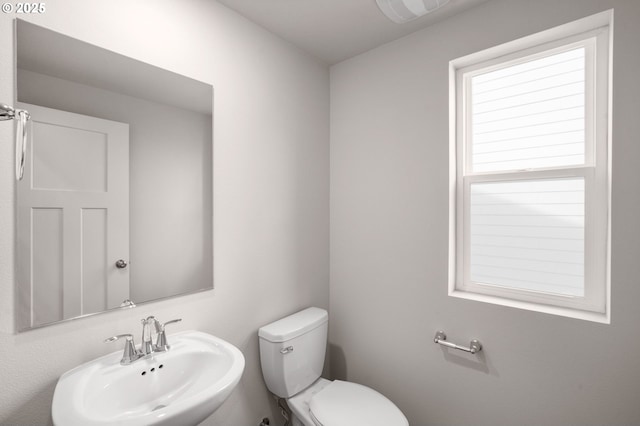 5954 Henshaw St SE, Albany, OR 97322 - bathroom with a sink and toilet