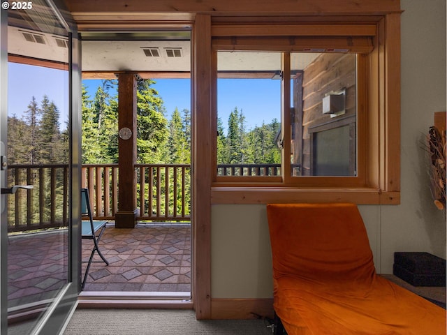 entryway featuring carpet