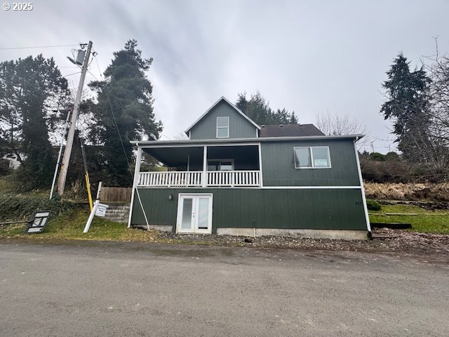 view of front of home featuring french doors