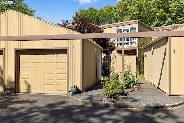 1735 NW Lakeway Ln, Beaverton, OR 97006 - view of front of house featuring an outbuilding