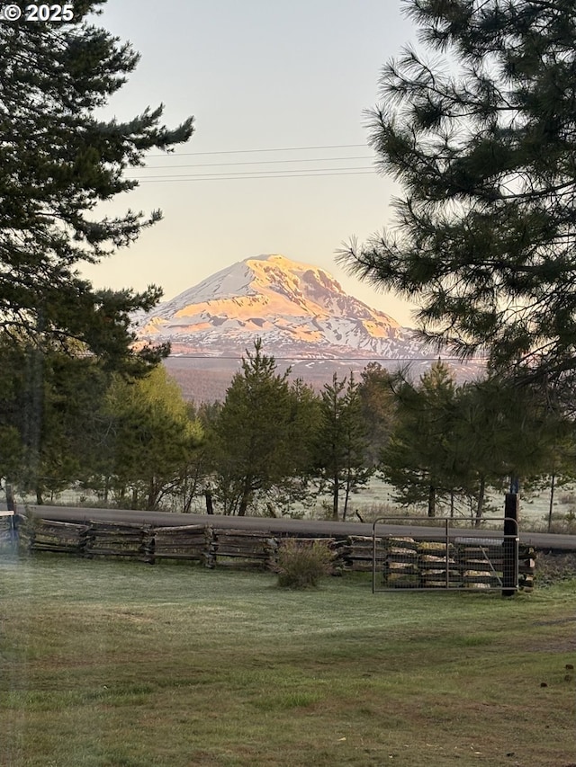 view of property's community with a mountain view