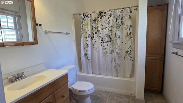 708 W Fourth Plain Blvd, Vancouver, WA 98660 - full bath with vanity, shower / bathtub combination with curtain, and toilet