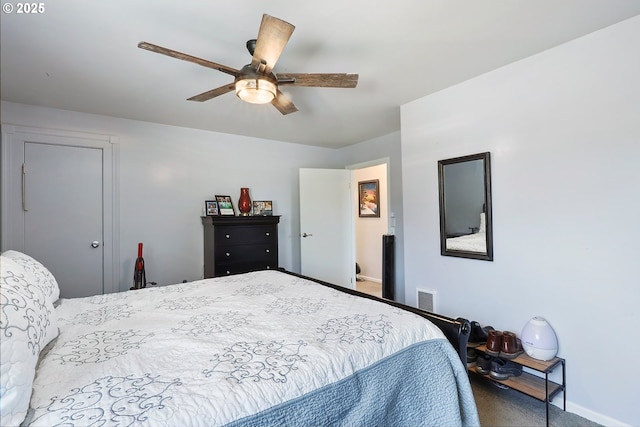 bedroom with ceiling fan