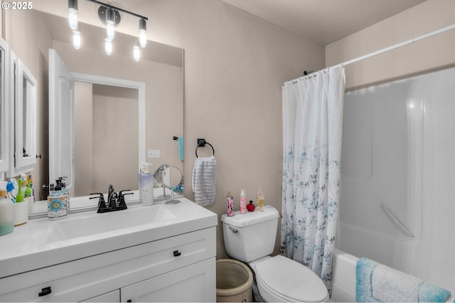 719 NE Quince Ave, Redmond, OR 97756 - full bathroom featuring vanity, toilet, and shower / tub combo