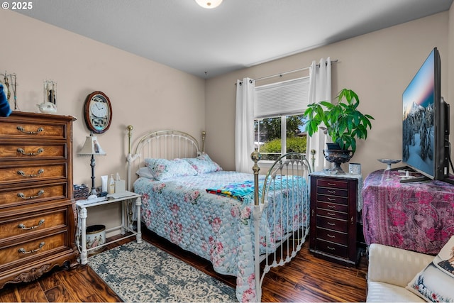 719 NE Quince Ave, Redmond, OR 97756 - bedroom featuring dark wood-style floors