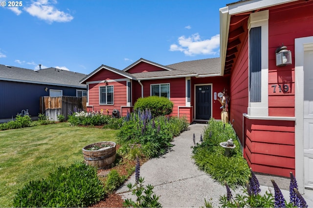 719 NE Quince Ave, Redmond, OR 97756 - view of front of property with a shingled roof