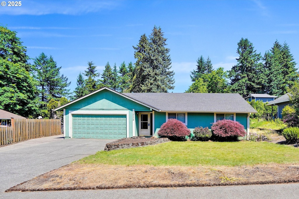 1822 Kent Ave, Stayton, OR 97383 - ranch-style house featuring a garage and driveway