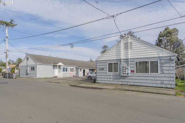 view of front of house