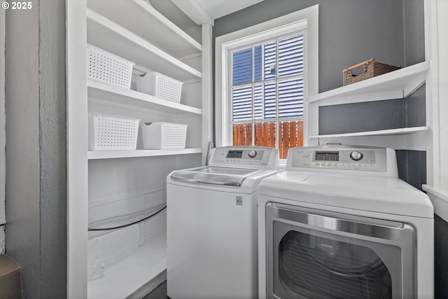6815 N Smith St, Portland, OR 97203 - laundry area featuring washer and clothes dryer