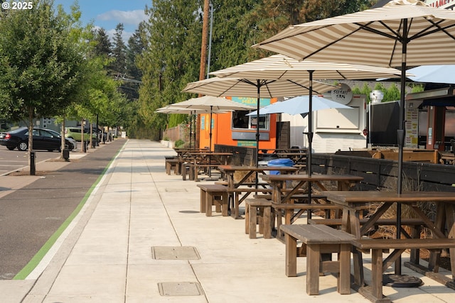 surrounding community with outdoor dining space