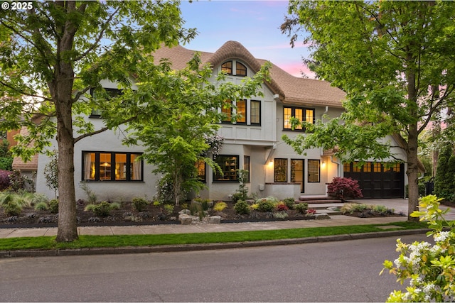 view of front facade featuring a garage