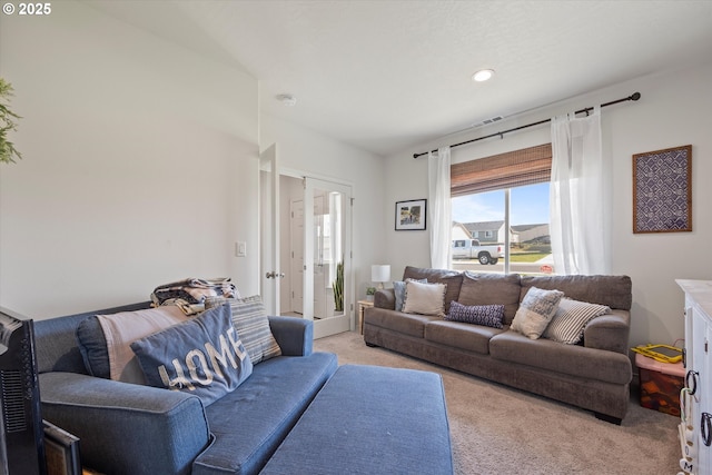 3 Patty Cir, Milton-Freewater, OR 97862 - living room featuring light carpet