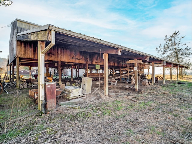 exterior space featuring an outbuilding