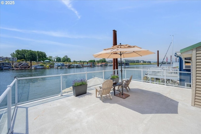 460 N Tomahawk Island Dr, Portland, OR 97217 - patio / terrace featuring a water view