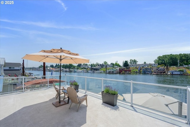 460 N Tomahawk Island Dr, Portland, OR 97217 - patio / terrace featuring a water view