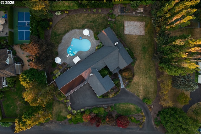 17900 Crestline Dr, Lake Oswego, OR 97034 - aerial view of property's location featuring a pool area