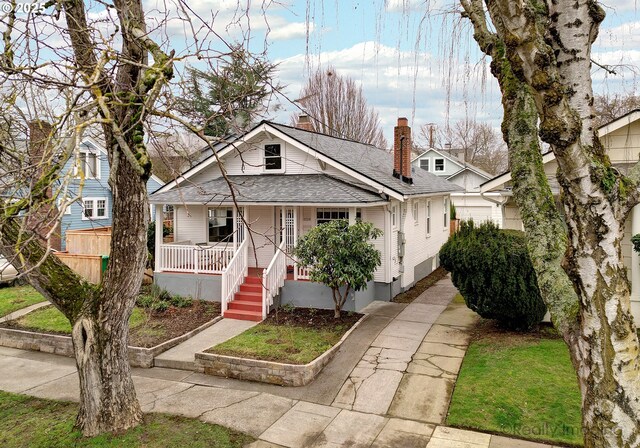 view of front facade featuring covered porch