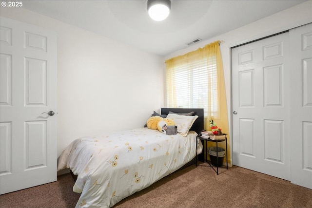 901 SE Olympia Dr, Vancouver, WA 98683 - carpeted bedroom featuring visible vents