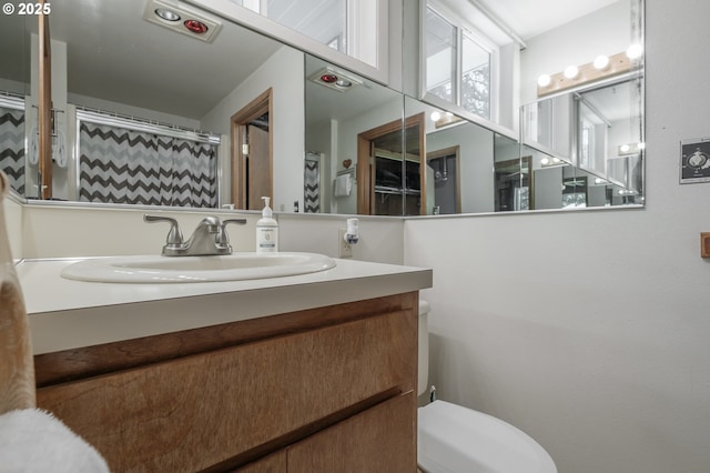 18347 S Winnifred Ave, Molalla, OR 97038 - full bath with toilet, a shower with shower curtain, and vanity