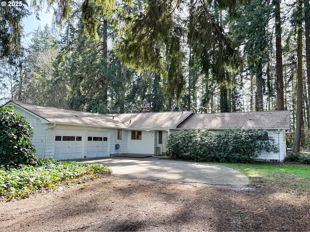 375 Fir Knoll Ln, Salem, OR 97317 - ranch-style house with driveway and an attached garage