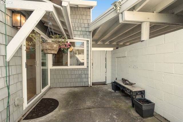 530 N Hayden Bay Dr, Portland, OR 97217 - doorway to property with a patio area