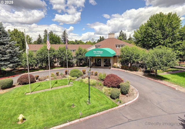 13775 SW Scholls Ferry Rd Unit 16, Beaverton, OR 97008 - view of home's community featuring a yard and curved driveway