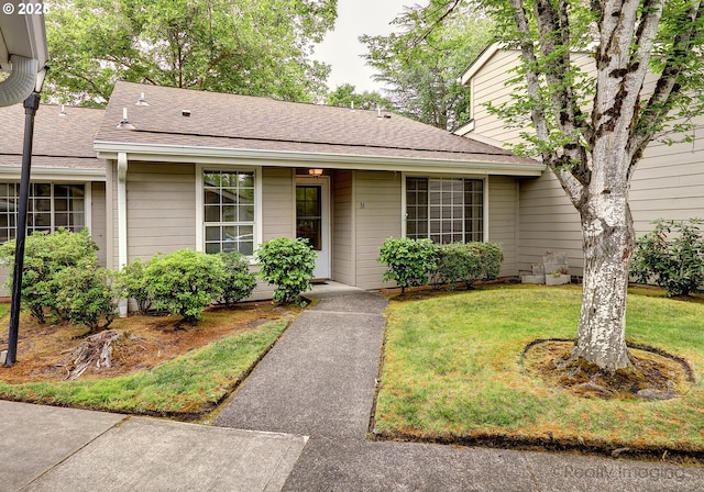 13775 SW Scholls Ferry Rd Unit 16, Beaverton, OR 97008 - ranch-style house with a front yard and a shingled roof