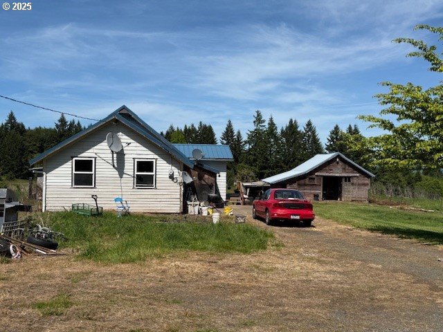 65748 Meissner Rd, Deer Island, OR 97054 - view of side of property