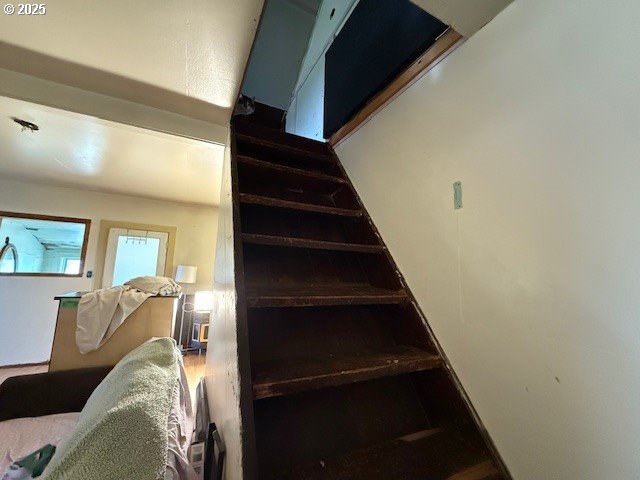 65748 Meissner Rd, Deer Island, OR 97054 - view of stairway