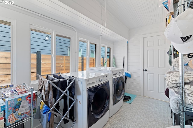 8007 N Hudson St, Portland, OR 97203 - laundry room with washing machine and clothes dryer and carpet