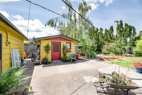 855 E 39th Ave, Eugene, OR 97405 - view of patio