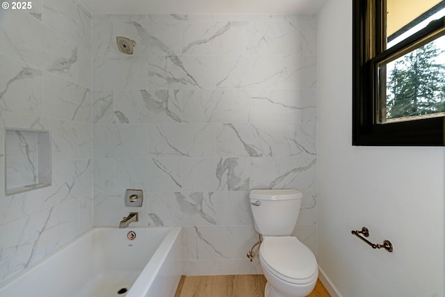 6195 Pear Tree Ln SE, Salem, OR 97317 - full bath featuring a tub to relax in and wood finished floors