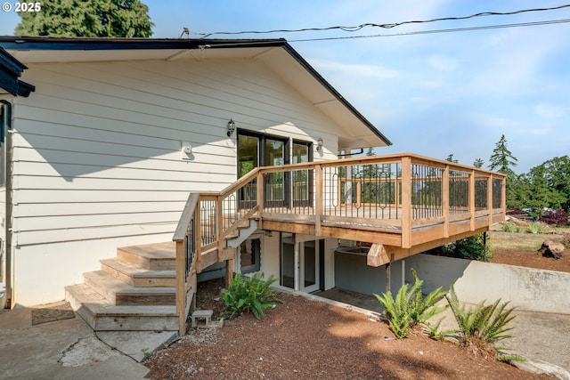 6195 Pear Tree Ln SE, Salem, OR 97317 - back of house with a wooden deck