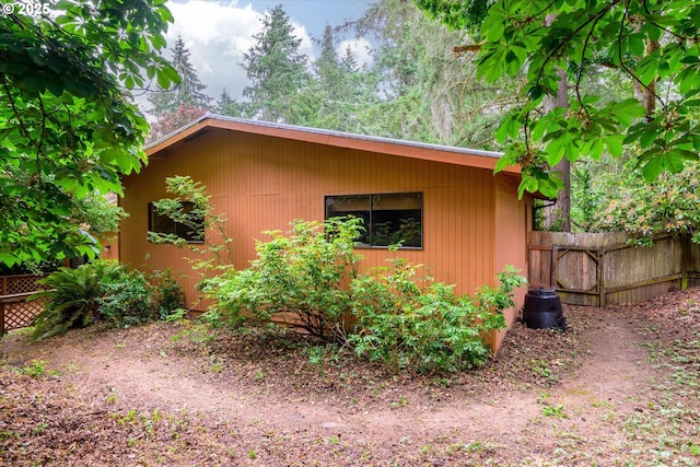 761 Foothill Dr, Eugene, OR 97405 - view of side of property