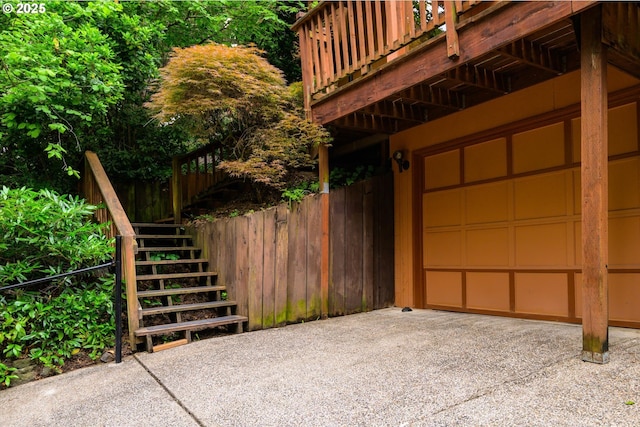761 Foothill Dr, Eugene, OR 97405 - garage with concrete driveway