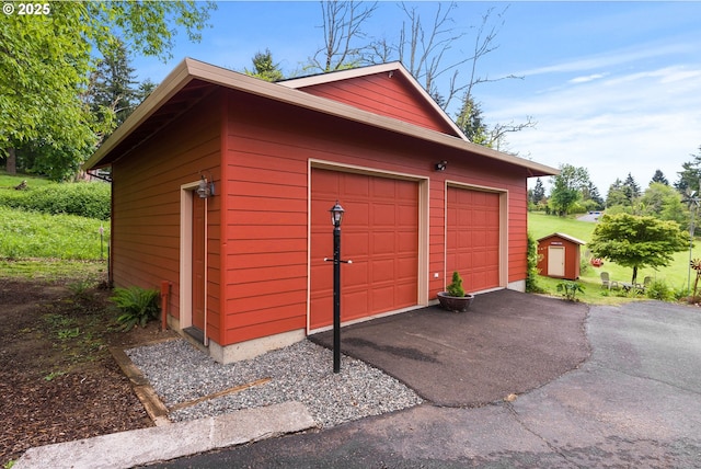 view of detached garage