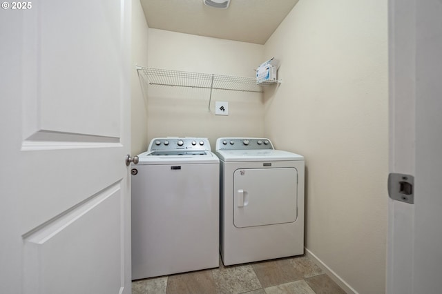 8512 NE 13th Pl, Vancouver, WA 98665 - laundry area featuring independent washer and dryer and baseboards