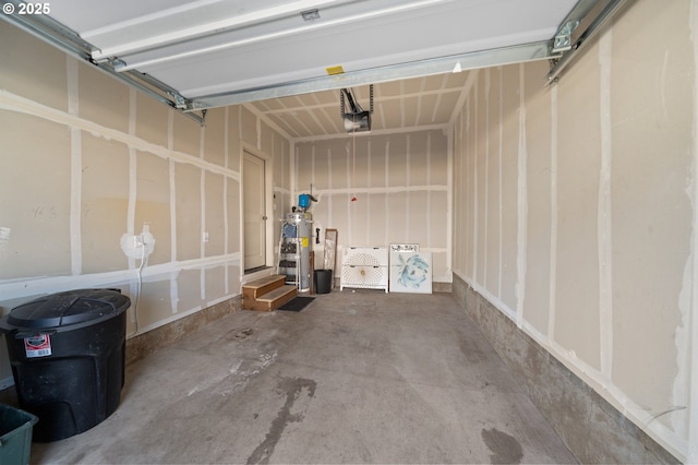 8512 NE 13th Pl, Vancouver, WA 98665 - garage featuring a garage door opener and water heater