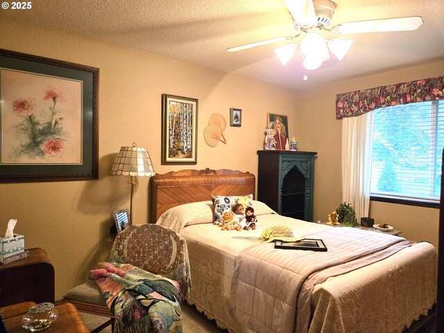 215 NE 9th St, Oakland, OR 97462 - bedroom with carpet, ceiling fan, and a textured ceiling
