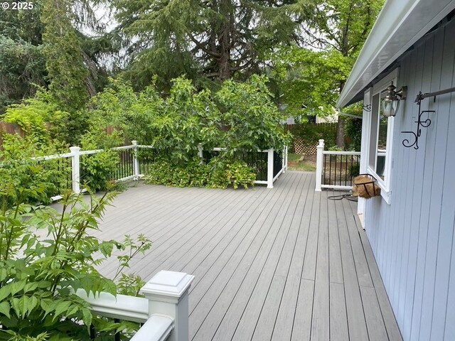 215 NE 9th St, Oakland, OR 97462 - view of yard
