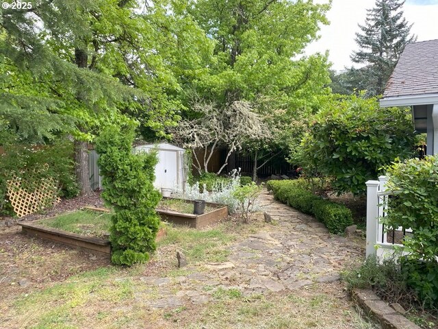 215 NE 9th St, Oakland, OR 97462 - view of wooden deck