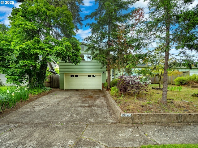 2625 Potter St, Eugene, OR 97405 - garage with concrete driveway