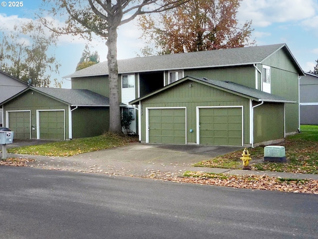 view of front facade with a garage