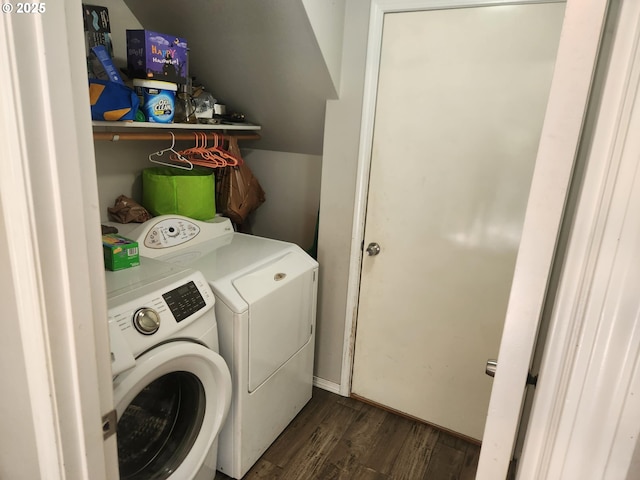 6307 NE Wilding Rd, Vancouver, WA 98686 - laundry room with independent washer and dryer and dark wood-style flooring