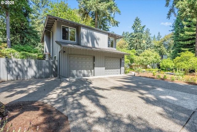 17221 SW Oakenshield Ct, Portland, OR 97224 - garage featuring driveway