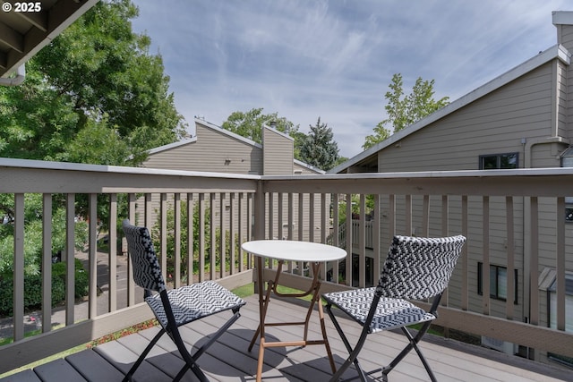 2024 Lake Isle Dr Unit 2024, Eugene, OR 97401 - view of deck